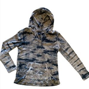 Lightweight hooded long sleeve